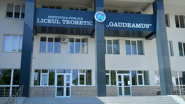 Școlile din Chișinău, Bălți și Găgăuzia ar urma să treacă în subordinea MEC cu un an mai târziu