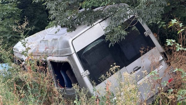 Accidentul dintre Codreanca și Bravicea: 11 persoane rănite rămân în spitale