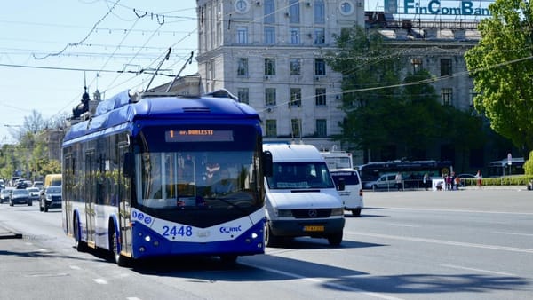 Traficul va fi oprit în centrul Chișinăului de Ziua Limbii Române. Cum va circula transportul public