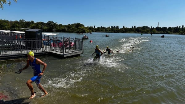 FOTO/ Chișinăul, gazda unei competiții europene de triatlon. Au participat sportivi din 35 de țări