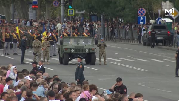 LIVE/ Parada militară de Ziua Independenței a început în centrul Chișinăului. Urmăriți evenimentul