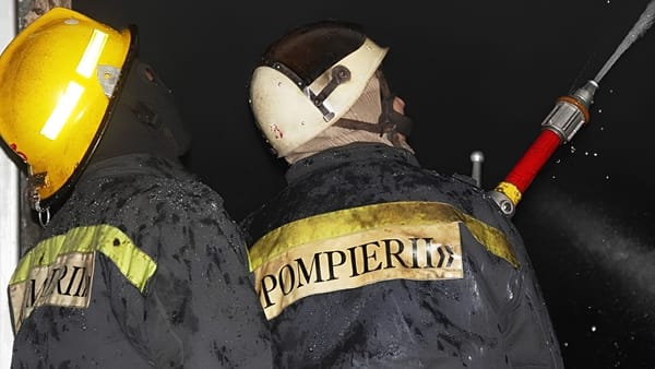 Pompierii au evacuat 20 de oameni dintr-un bloc de pe Calea Orheiului. Șapte dintre ei sunt copii