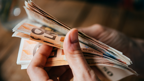 Cursul valutar pentru 5 august - cât vor costa euro și dolarul