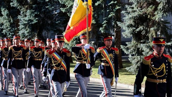 Antrenamente pentru Parada Militară pe șoseaua Hâncești: șoferii sunt îndemnați să aleagă rute alternative