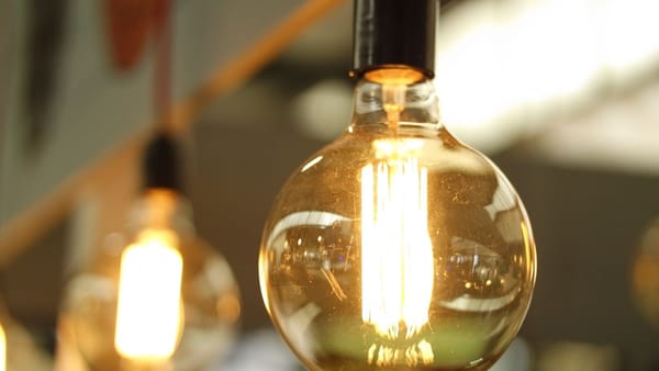 Necesarul de energie al Republicii Moldova este acoperit 100% pentru astăzi. Energocom a rezervat peste 9.200 MWh