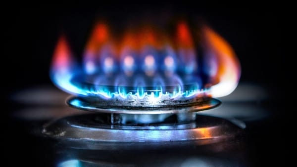Gazul natural pentru iarnă este deja cumpărat, dar prețul rămâne o necunoscută. Energocom a asigurat 76% din necesarul țării