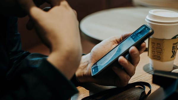 Femeie din Vulcănești, lăsată fără aproape 770.000 de lei. Escrocii s-au dat drept angajați Orange, SIS și MAI