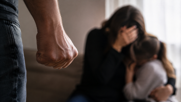 O sesizare la fiecare 26 de minute: 55 de cazuri de violență în familie raportate în 24 de ore