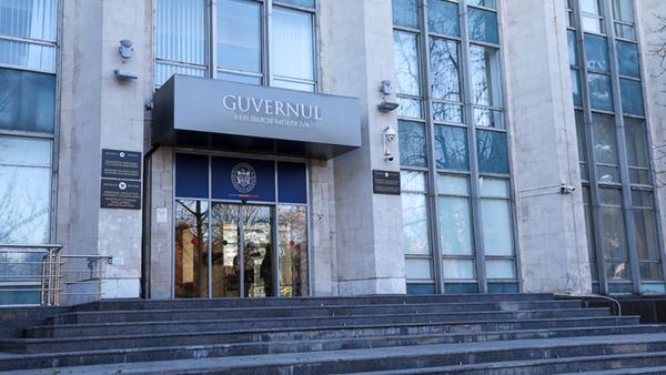 Guvernul taie din cheltuielile aparatului public: 161 de instituții, vizate de reorganizări și reduceri de personal