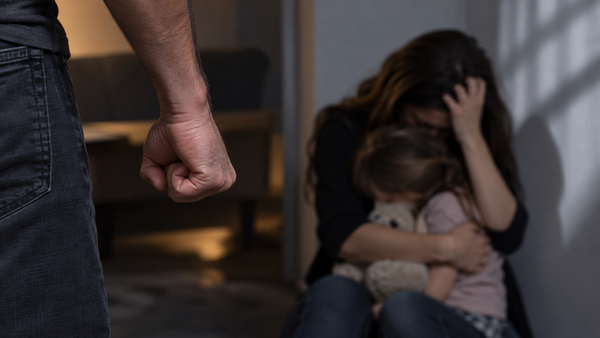O sesizare la fiecare 17 minute: Poliția a intervenit în 83 de cazuri de violență în familie într-o zi