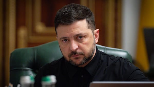 Zelenski avertizează companiile aeriene că spațiul aerian al Rusiei ar putea deveni „de facto închis” din cauza dronelor