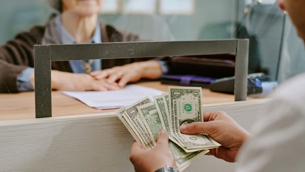 Valutele cresc ușor marți. Cât vor costa euro, dolarul și leul românesc