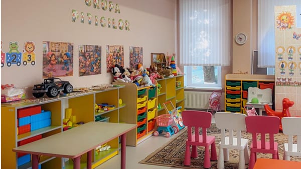 Creșele publice create prin programul din 2023 sunt funcționale. Evaluarea arată că părinții revin mai devreme la muncă