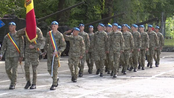 Parlamentul schimbă regulile privind organizarea Armatei și statutul militarilor