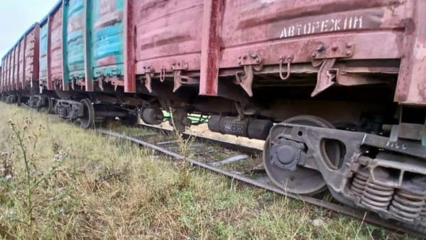 Cinci vagoane încărcate cu pietriș au deraiat pe sectorul de cale ferată Cahul - Prut 2