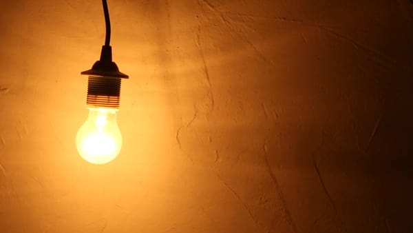 Energocom: Energia cumpărată în septembrie a costat în medie 157,42 euro/MWh