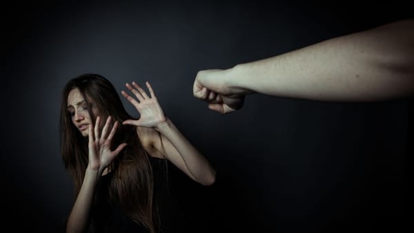 166 de sesizări privind violența în familie, în doar trei zile. Poliția a emis 71 de ordine de restricție
