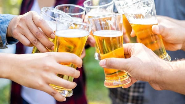 Câți adulți din R. Moldova au consumat alcool în ultima lună? ANSP: Riscul pentru sănătate există chiar și la cantități mici