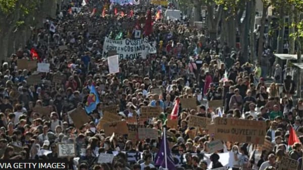FOTO/ Școlile și universitățile se golesc iar străzile sunt pline de tineri. Proteste de amploare în Franța