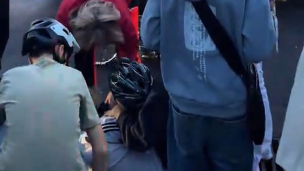 Un băiat de zece ani, lovit de mașină în timp ce se deplasa cu bicicleta în capitală