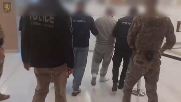 VIDEO/ SUA au extrădat un moldovean căutat internațional pentru o escrocherie în proporții deosebit de mari
