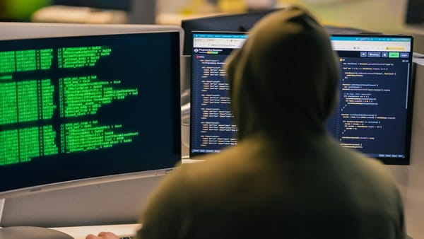 Instituțiile guvernamentale, vizate de atacuri prin e-mail. Hackerii încearcă să fure date cu ajutorul fișierelor malițioase