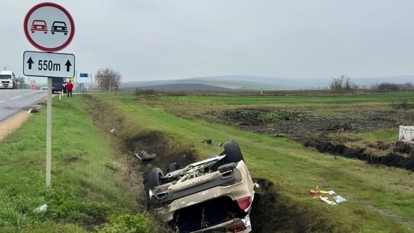 Grav accident la Telenești! Un bărbat a murit, alte patru persoane, inclusiv un copil, au avut nevoie de îngrijiri medicale