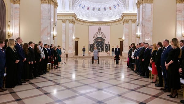 Patru studenți din R. Moldova au primit burse din partea Casei Regale a României. Cine sunt tinerii premiați