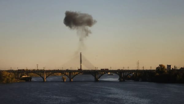 Federația Rusă a lovit Podul de Nord din Kiev. Traficul între cele două maluri ale Niprului, din nou perturbat