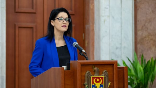 Noi reguli pentru salariile bugetarilor: Sporul de performanță va fi limitat la 4% din fondul de salarizare