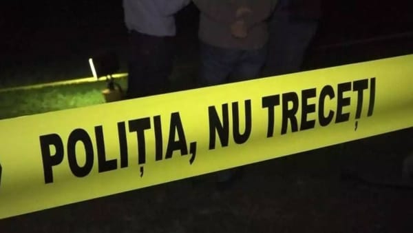O femeie ar fi fost lovită mortal cu obiecte contondente de un vecin. Suspectul, reținut la Florești