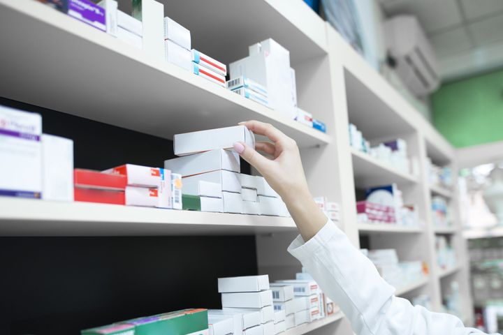 Centrele de sănătate din localitățile rurale vor putea desfășura activități farmaceutice. Proiect votat în prima lectură