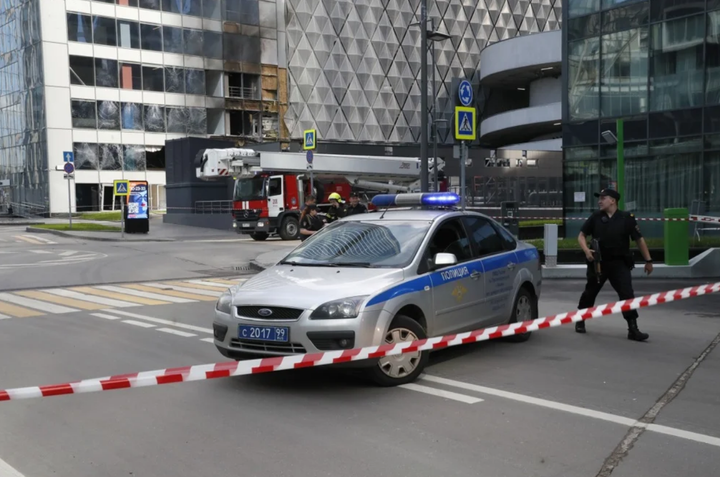 Moscova, atacată cu drone: două clădiri au fost avariate, iar un aeroport a fost închis temporar