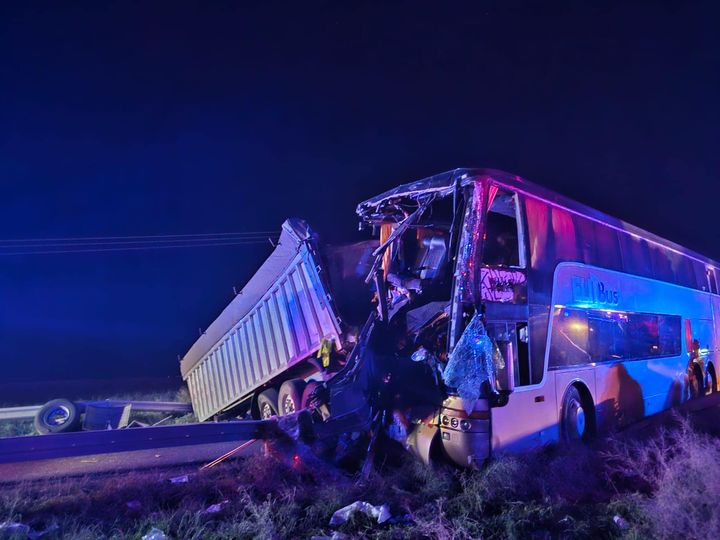 Autocar cu 72 de persoane din R. Moldova, implicat într-un accident la Brăila. 22 de victime, la spital