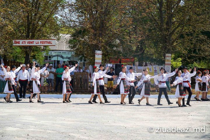 Festivalul „La vatra horelor bucuriene”, organizat în satul Bucuria, raionul Cahul