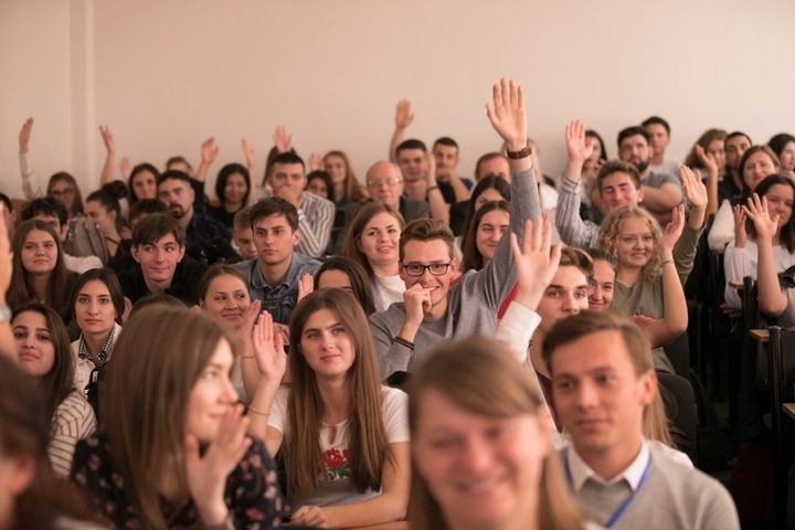 Până la etapa curentă de admitere au fost ocupate 75% din locurile bugetare la licență și 83% la master