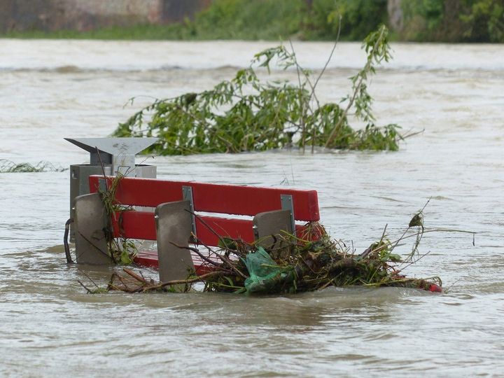 Hidrologii avertizează asupra riscului de inundaţii locale