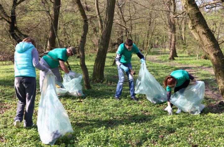 „Instrument de catalizare a schimbărilor”. Curățim țara într-o zi. Cetățenii, îndemnați să participe la salubrizare