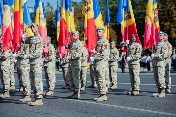 Armata Națională - la 32 de ani de la creare, în imagini