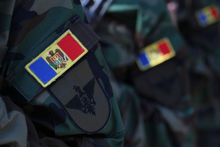 Tehnică militară pe drumuri din țară. Exercițiul la care participă sute de militari moldoveni, români şi americani