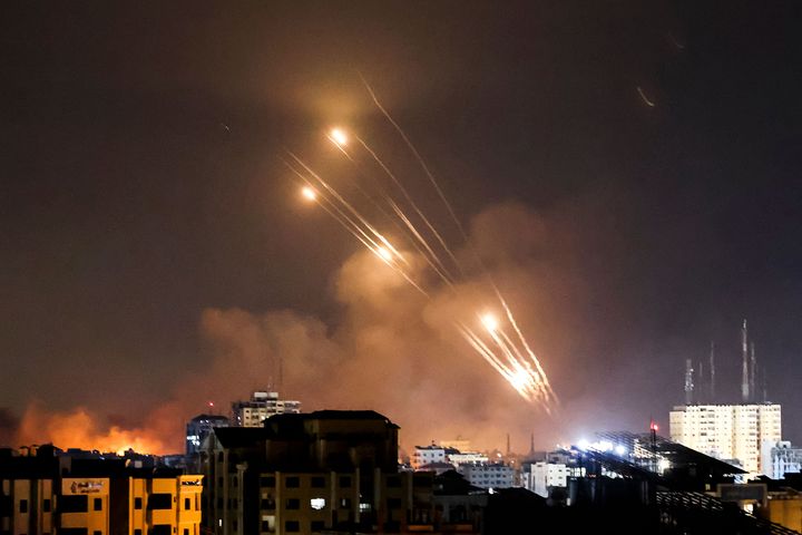 Israelul a lovit peste 500 de ținte din Gaza. Bilanțul deceselor de ambele părți a depășit 1.100 de persoane