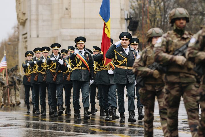 Un contingent al Armatei Naționale va participa la Parada militară de la București