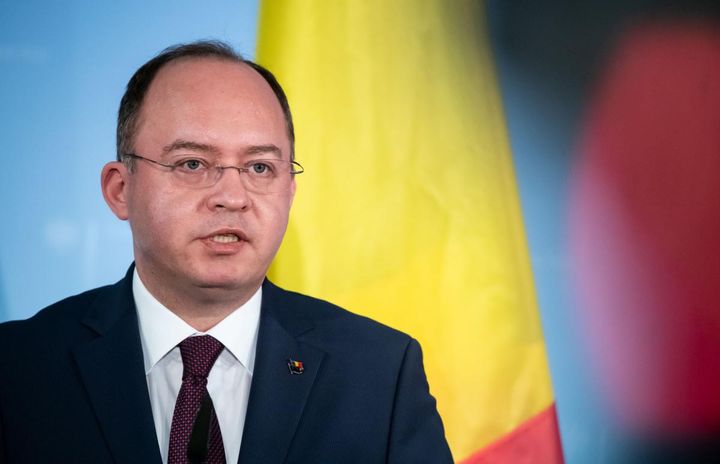 Ex-ministru român de Externe, ales judecător la Curtea Internațională de Justiție. L-a învins pe contracandidatul rus