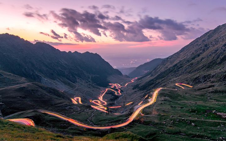 De luni, circulația rutieră pe Transfăgărășan și Transalpina se închide