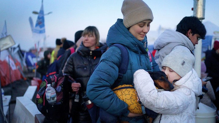 Refugiații ucraineni vor beneficia de protecție temporară și după anularea stării de urgență