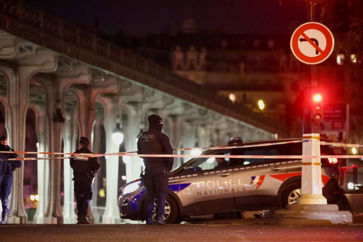 FOTO, VIDEO/ Atac armat la Paris: O persoană a murit, iar alte două au fost rănite