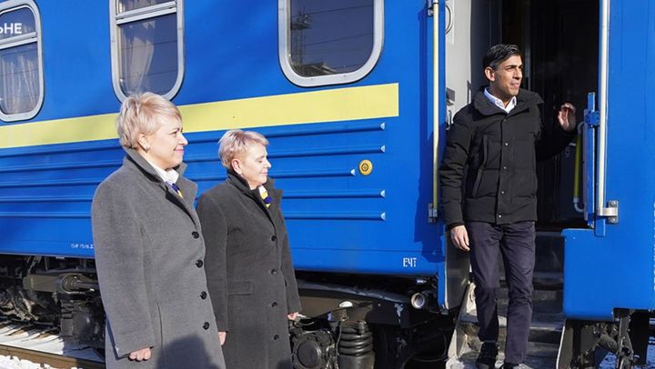 Premierul britanic a ajuns la Kiev. Rishi Sunak urmează să anunțe cel mai mare ajutor militar pentru Ucraina