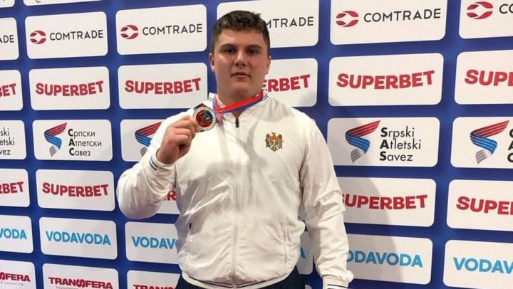 Atletul Alexandr Mazur a devenit campion balcanic la aruncarea greutății și a stabilit un record național