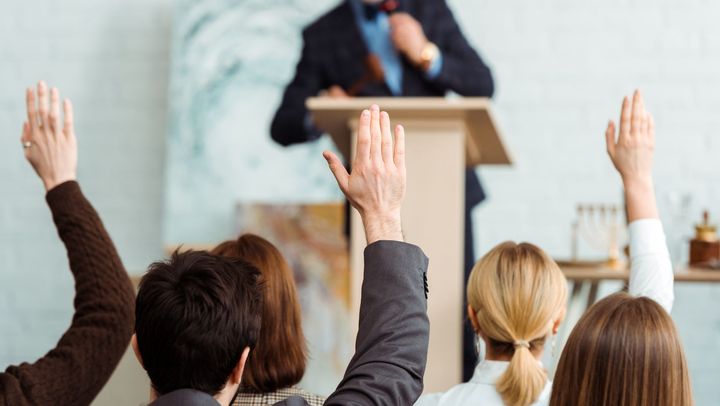 Serviciul Fiscal organizează o nouă licitație. Haine și articole pentru pescuit, printre bunurile scoase la concurs