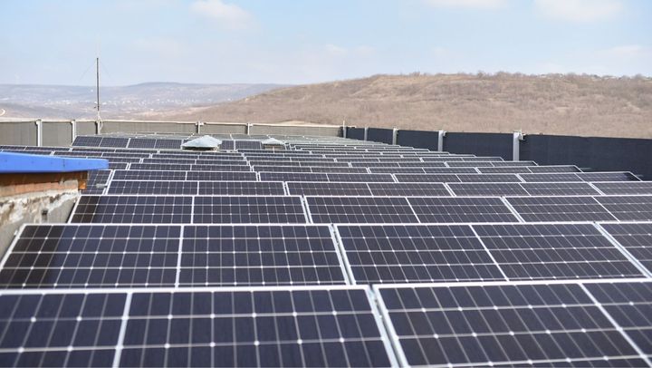 UE a investit jumătate de milion de euro pentru instalarea panourilor fotovoltaice în cinci spitale raionale